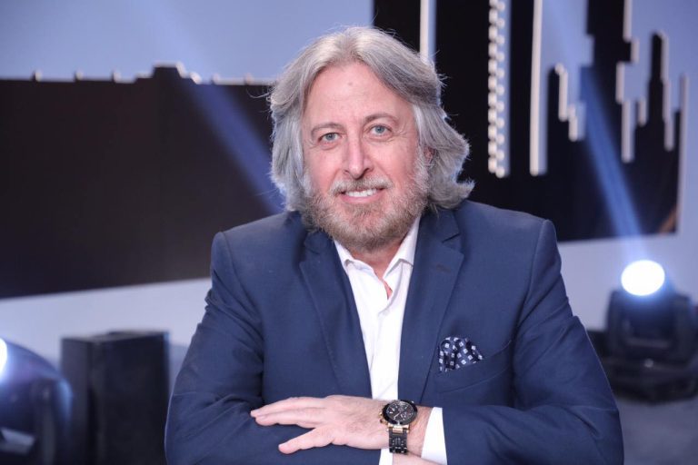 د. جمال فياض يفجرها نصنع مطربين بلا بنزين
