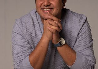 صورة احمد رضوان في النص وعرض وطلب في رمضان