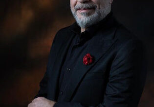 صورة الفنان شريف منير يتوهج في أداء شخصية محمود عزت في رأس الافعي