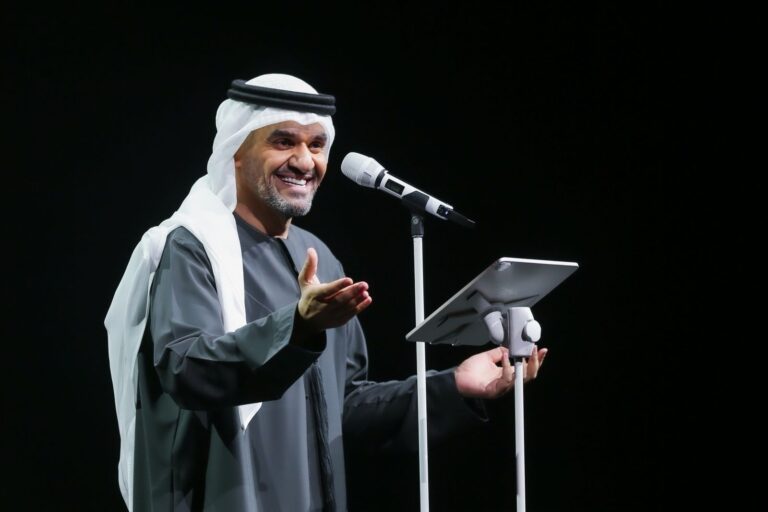 حسين الجسمي يتألق ويبهج ليالي العيد بحفل كامل العدد في أبو ظبي