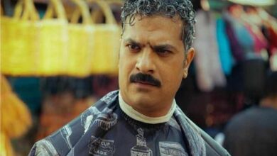 صورة الكوميديان مصطفي ابوسريع بوجهين ويؤكد حضوره القوي في دراما رمضان