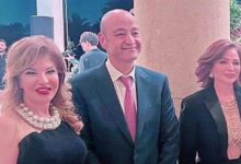 صورة كوكبة من النجوم والأصدقاء يجتمعون بحفل خطوبة إبن عمرو أديب ولميس الحديدي