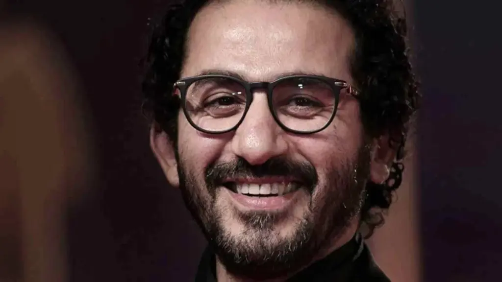الفنان احمد حلمي يعود بقوة للسينما في أضعف خلقه وحدوتة ومني زكي