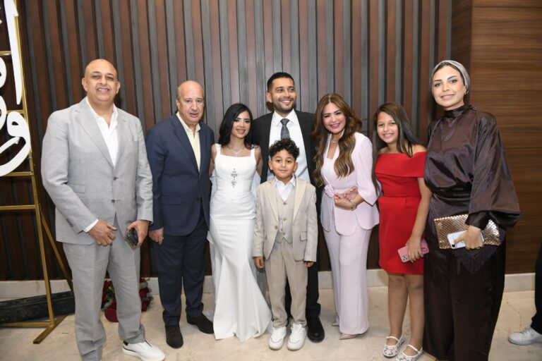 نجمات ونجوم الفن والإعلام والأصدقاء يحتفلون مع صابرين  بزفاف ابنها