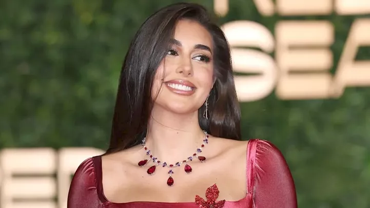 النجمة ياسمين صبري تلفت الأنظار بصورها من باريس وتنتظر عرض مطلوب عائليا ونصيب
