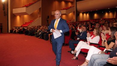 صورة غاندي بو ذياب يفتتح معرضه في قصر الأونيسكو بحضور عدد كبير من الهيئات السياسية و الثقافية