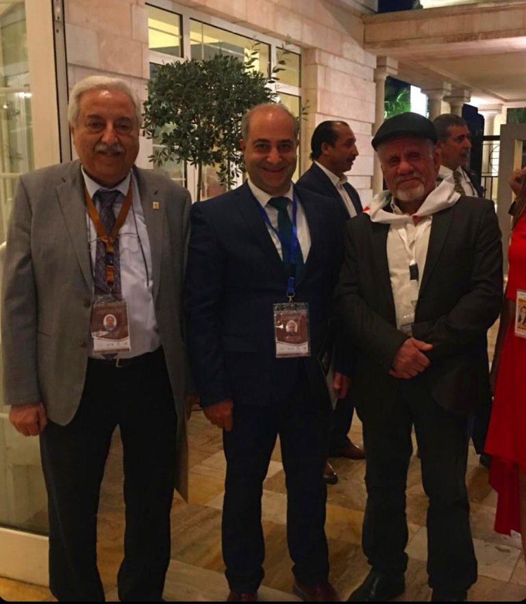 وزيرة الثقافة الأردنية تكرم رئيس جمعية كهف الفنون غاندي بو ذياب