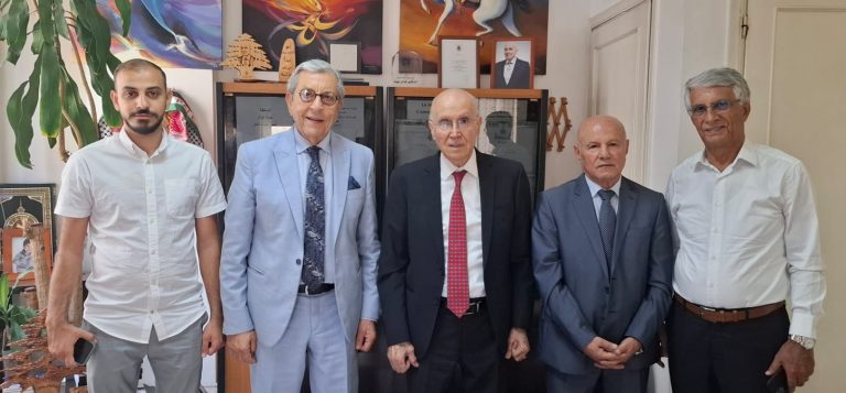 رسالة تحرّر وعدالة من مؤسسة عامل إلى العالم.. وضيفها سفير الثورة الجزائرية