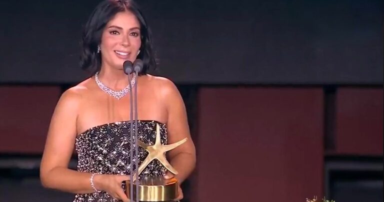 مني زكي تتوج بجائزة الانجاز الإبداعي من مهرجان الجونة السينمائي الدورة 9